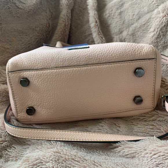 NEW REBECCA MINKOFF crossbody tote in baby pink pebbled leather. - Picture 4 of 5